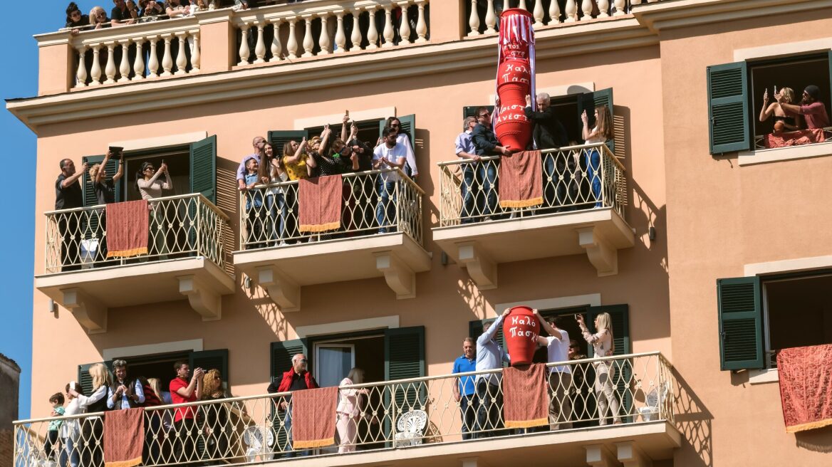 
Πάσχα στην Ελλάδα: 5 στιγμές που αξίζει να φωτογραφίσετε