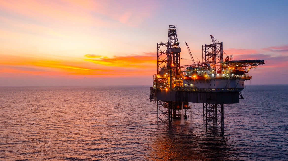 Πτωτικό γύρισμα για το πετρέλαιο μετά τις δηλώσεις Τραμπ ότι ίσως τερματίσει τον πόλεμο στο Ιράν
