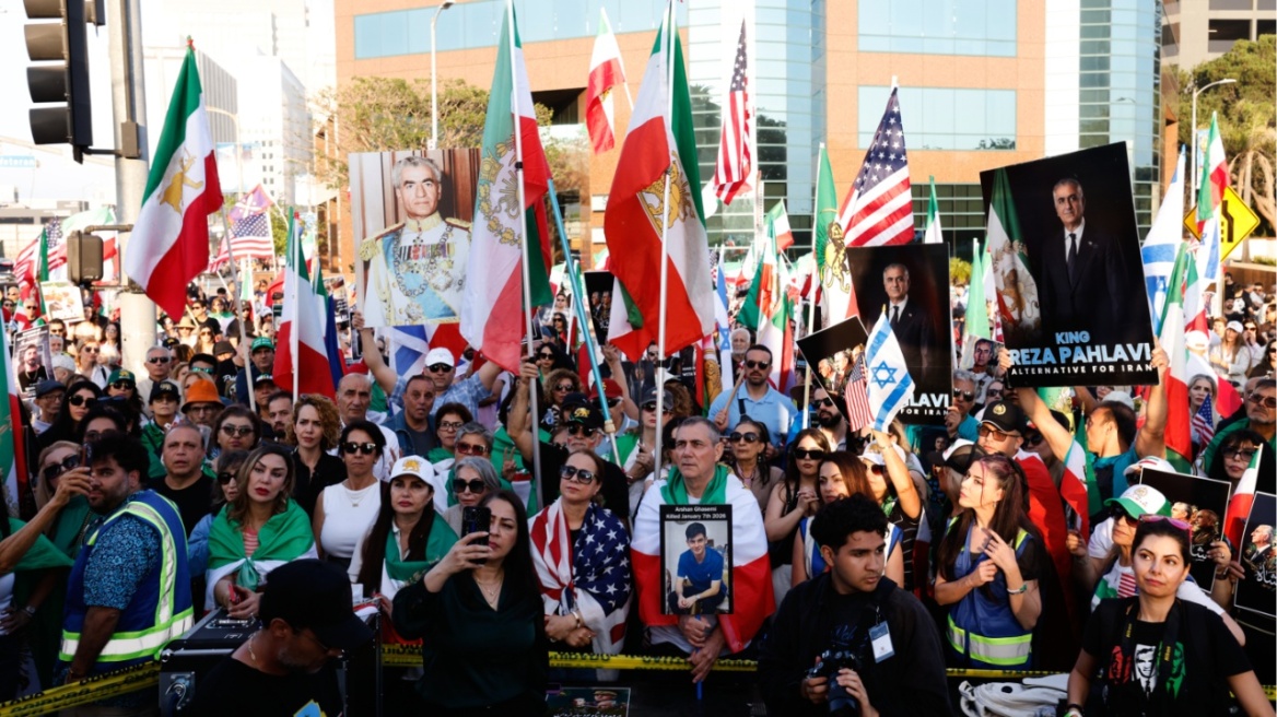 Δημοσκόπηση Reuters/Ipsos: Δύο στους τρεις Αμερικανούς θέλουν γρήγορο τέλος στον πόλεμο με το Ιράν 