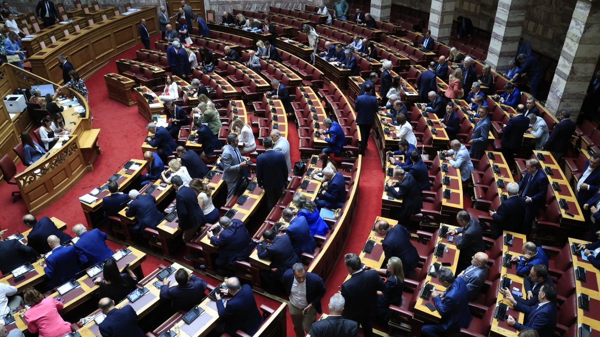 ΟΠΕΚΕΠΕ: Οι λεπτομέρειες της δεύτερης δικογραφίας για τους 11+2 κρίνουν άρσεις ασυλίας και ανασχηματισμό