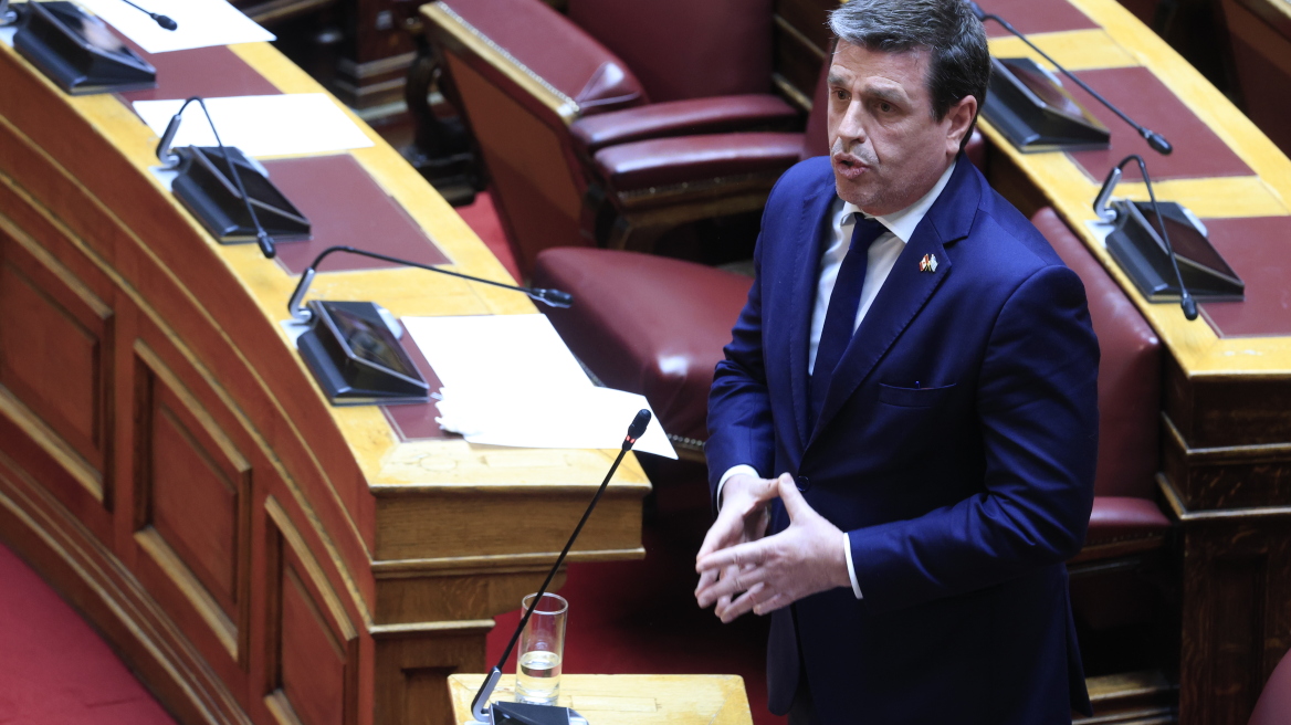 Καιρίδης σε αντιπολίτευση: Δεν θα πετάξουμε τη δεδηλωμένη από το παράθυρο, μην παριστάνετε τις μωρές παρθένες