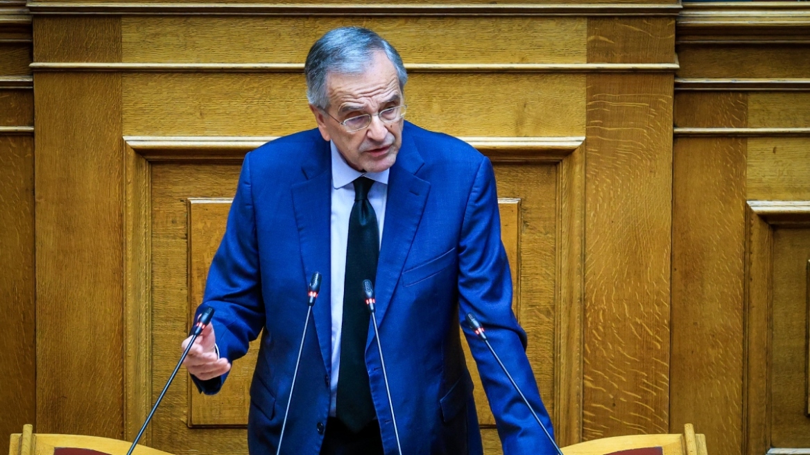 Σαμαράς εφ' όλης της ύλης κατά της ΝΔ από το βήμα της Βουλής