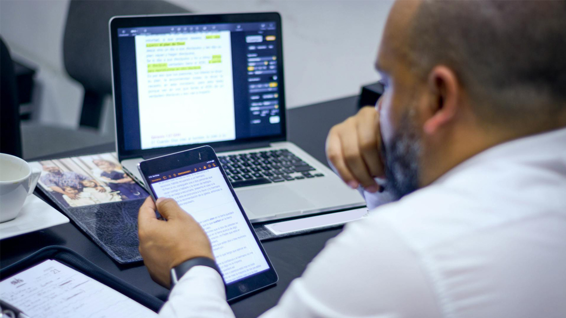 Tablet ή laptop; Τι να διαλέξεις ανάλογα με τις ανάγκες σου