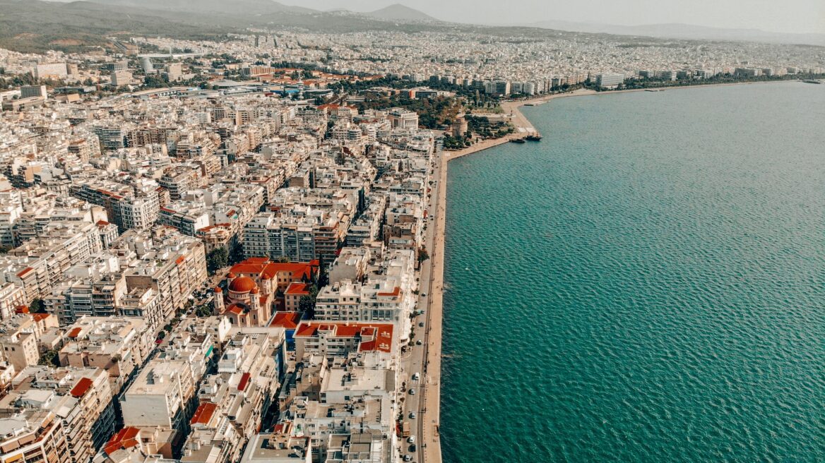 Θεσσαλονίκη: 2 διαμερίσματα προς πώληση στο κέντρο της πόλης και στη Μενεμένη