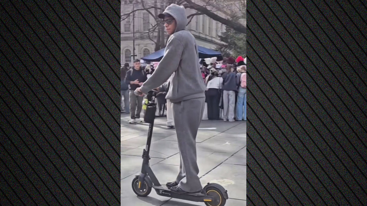 Κιλιάν Εμπαπέ: Βόλτες στη Νέα Υόρκη με ηλεκτρικό πατίνι για τον Γάλλο σταρ, δείτε βίντεο 
