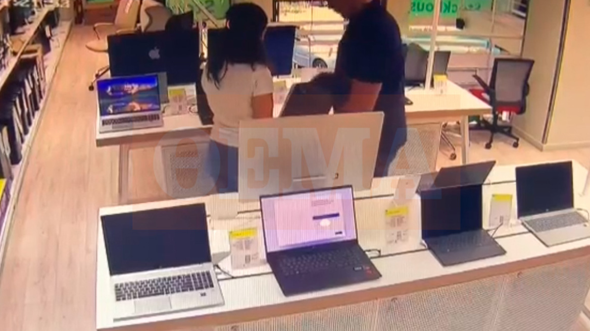 Έμπαιναν σε καταστήματα ως πελάτες, έκοβαν τα αντικλεπτικά και άρπαζαν κινητά και laptop, δείτε βίντεο 
