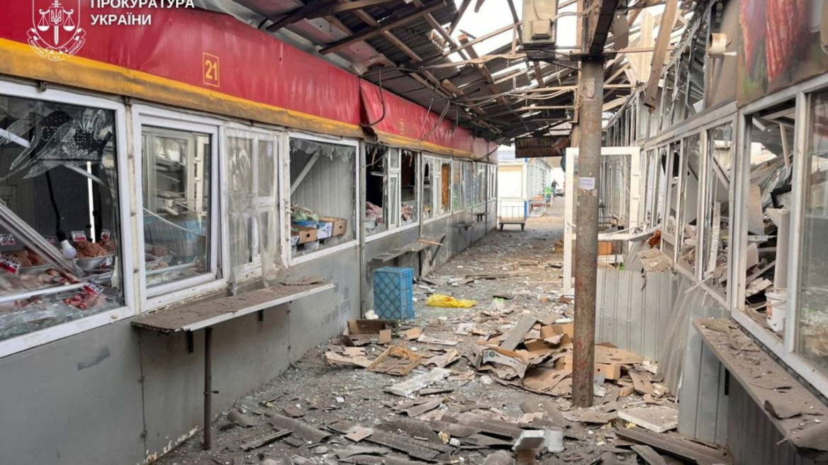 Ένας νεκρός και δεκαπέντε τραυματίες σε επιθέσεις της Ρωσίας στην Ουκρανία πριν την πασχαλινή ανακωχή