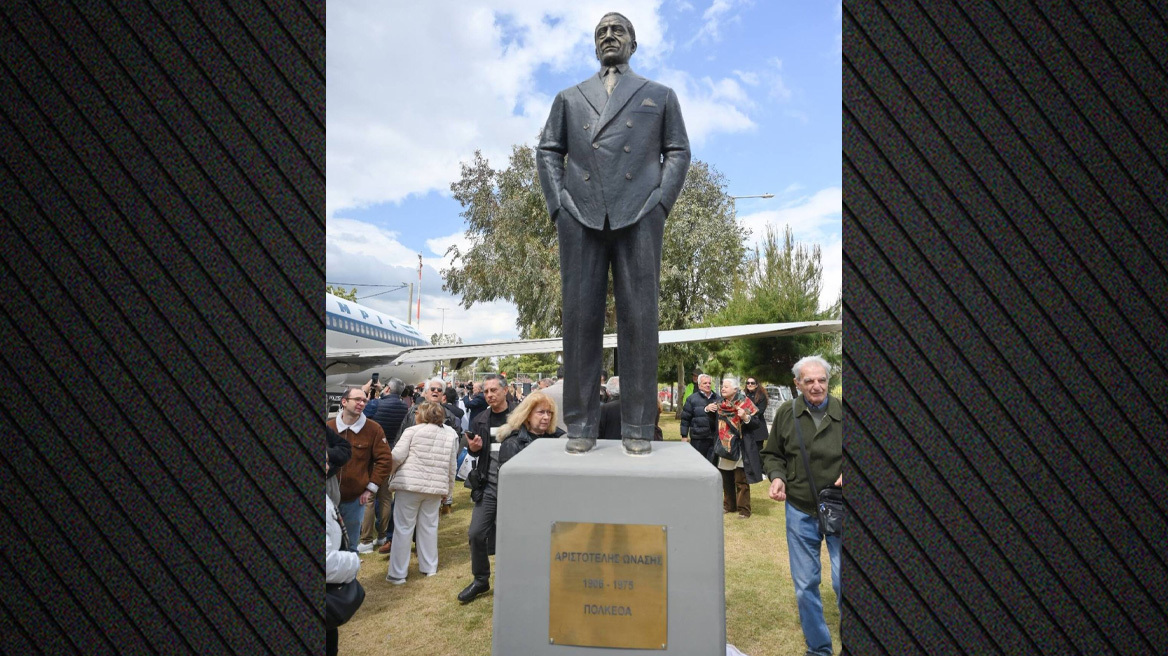 Αποκαλύφθηκε το άγαλμα του Αριστοτέλη Ωνάση στο Ελληνικό, δείτε βίντεο και φωτογραφίες