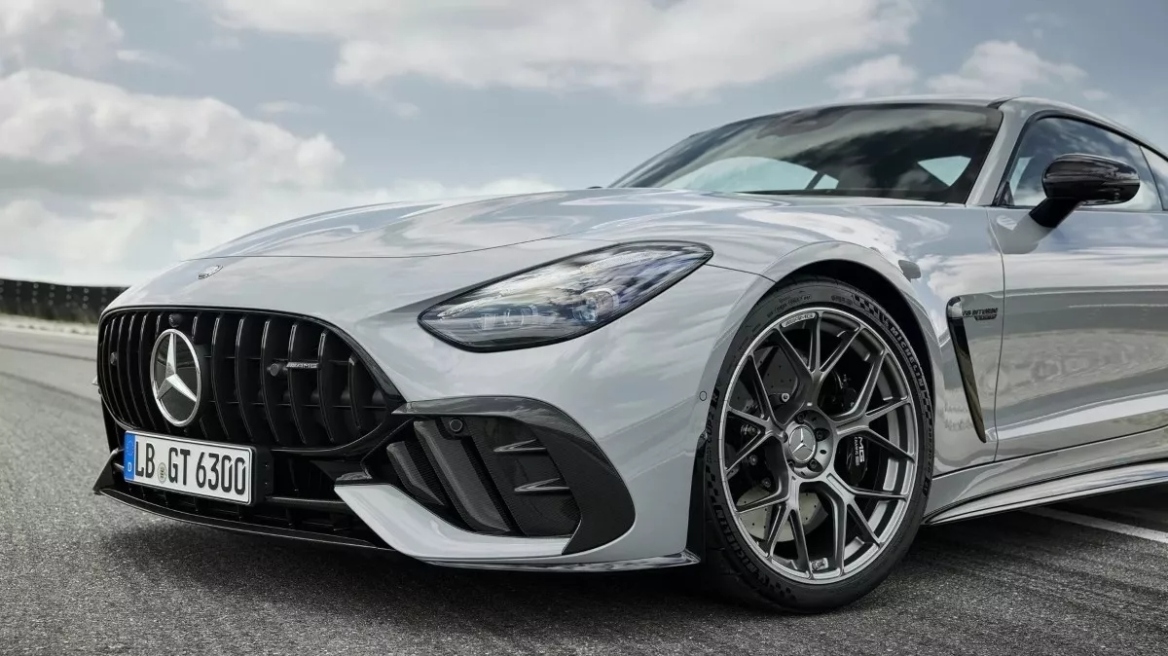 Mercedes: Η AMG GT 63 Pro δεν «κλέβει» πελάτες