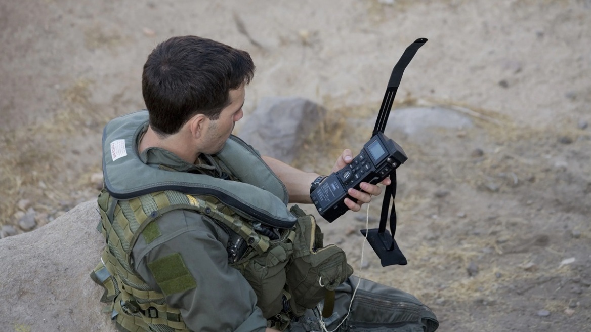 Πώς εντοπίστηκαν οι δύο πιλότοι του F-15 που καταρρίφθηκε στο Ιράν: Η συσκευή που έστειλε το στίγμα τους στους διασώστες