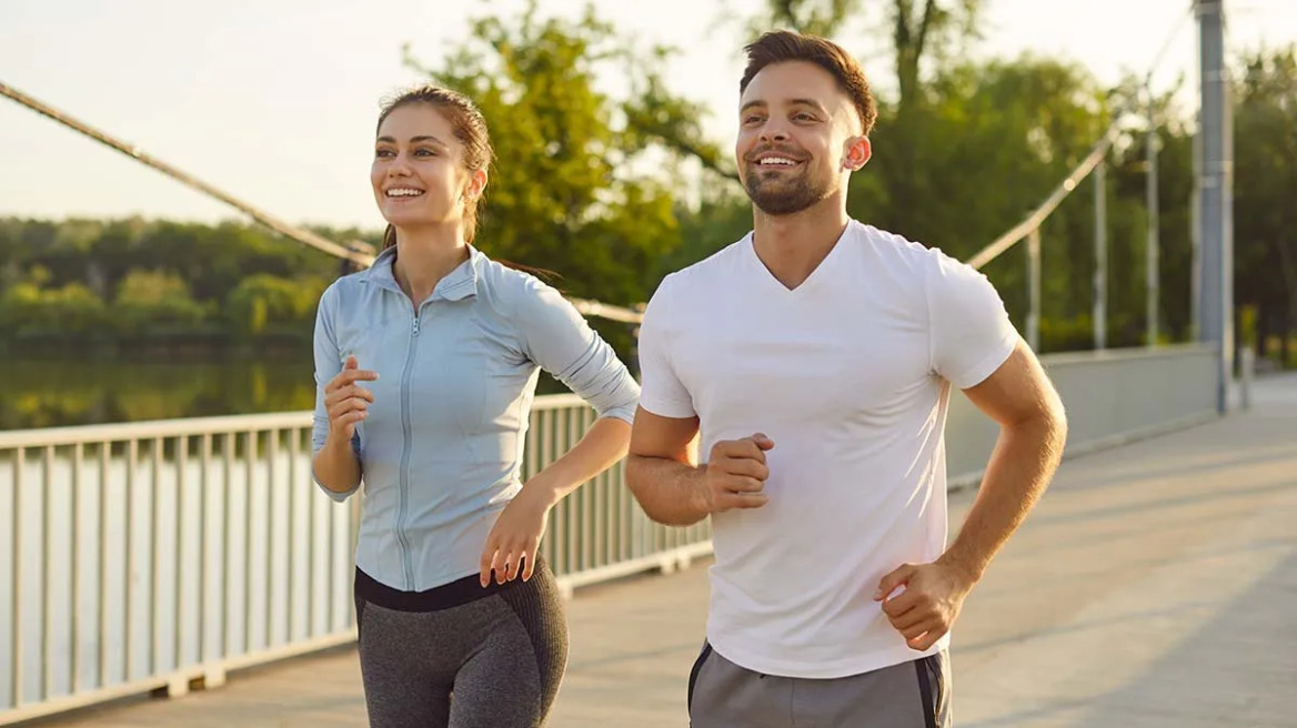 Τρέχετε να προλάβετε το λεωφορείο; Πώς αυτό σας σώζει από 8 σοβαρές ασθένειες
