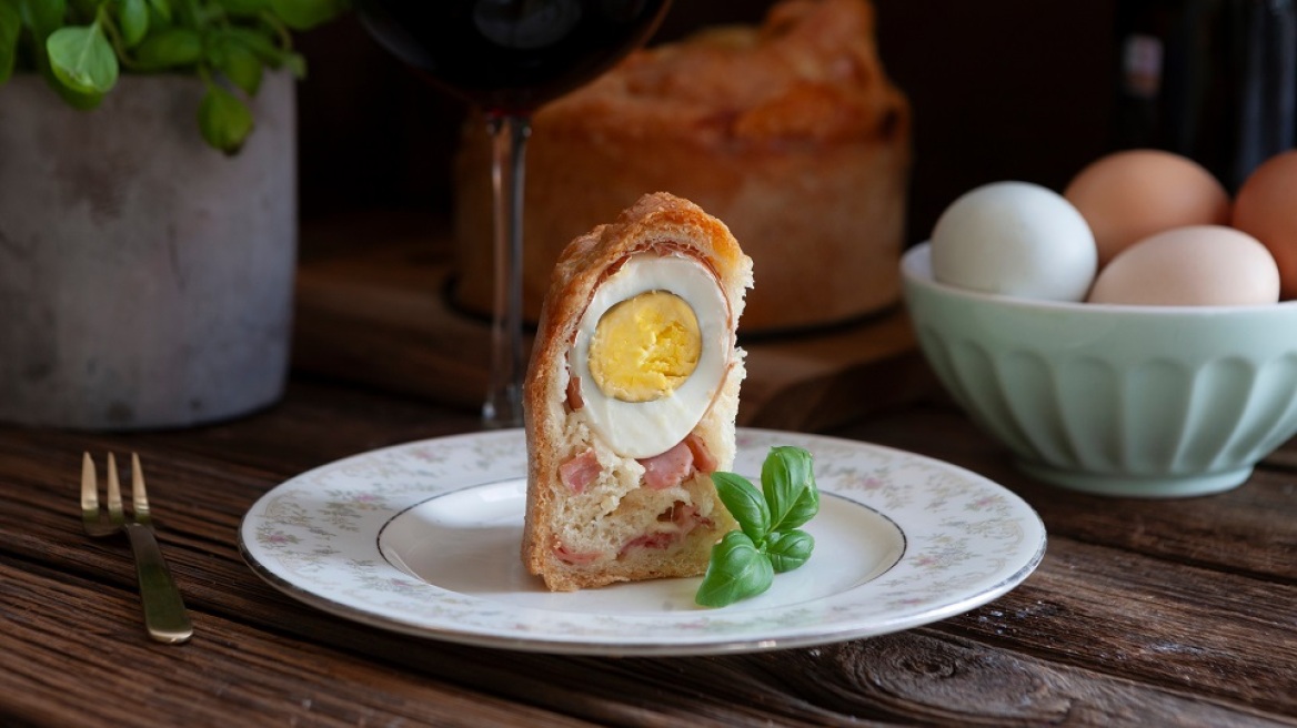 Tortano και Casatiello: Τα πασχαλινά ψωμιά στη Νάπολη με τους θρησκευτικούς συμβολισμούς (+συνταγές)