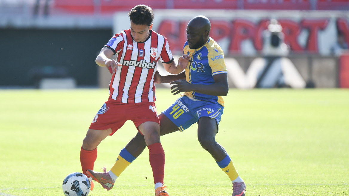 Πανσερραϊκός - Αστέρας Τρίπολης 0-0: Πλησίασαν την ΑΕΛ αλλά παρέμειναν στη ζώνη υποβιβασμού 