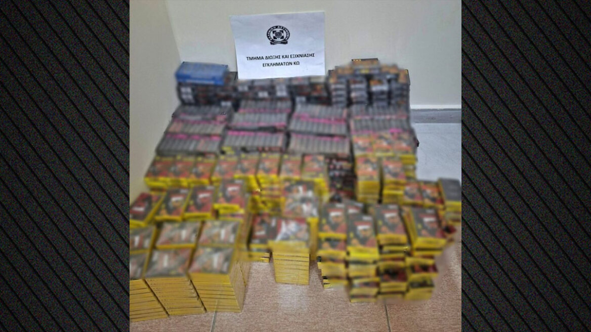 Συνελήφθη 59χρονη που σκόπευε να πουλήσει 25.840 κροτίδες στην Κω