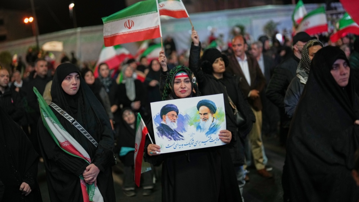 Εκδηλώσεις στο Ιράν για τις 40 ημέρες από τη δολοφονία του Χαμενεΐ -  Στους δρόμους οι Ιρανοί μετά την εκεχειρία, δείτε βίντεο