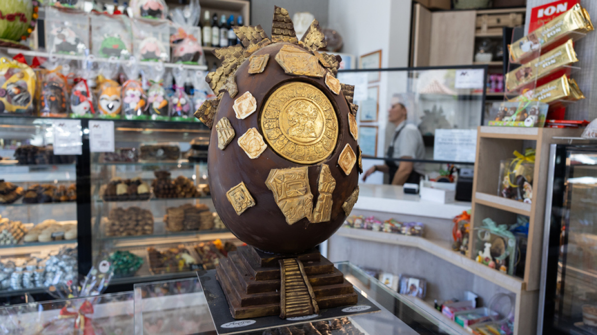 Αβγά-γίγας με τον Ακύλα και λαμπάδες Φρίντα Κάλο: Το Πάσχα στην αγορά της Θεσσαλονίκης  