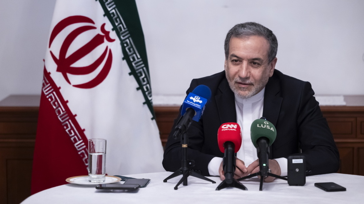 Τηλεφωνική επικοινωνία Αραγτσί - Λαβρόφ: Συζήτησαν για την εκεχειρία και την ασφάλεια στα Στενά του Ορμούζ