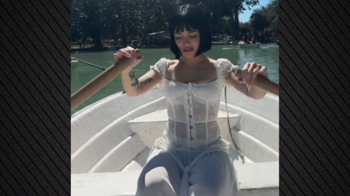 Η Marseaux έκανε βαρκάδα στη Ρώμη, δείτε βίντεο