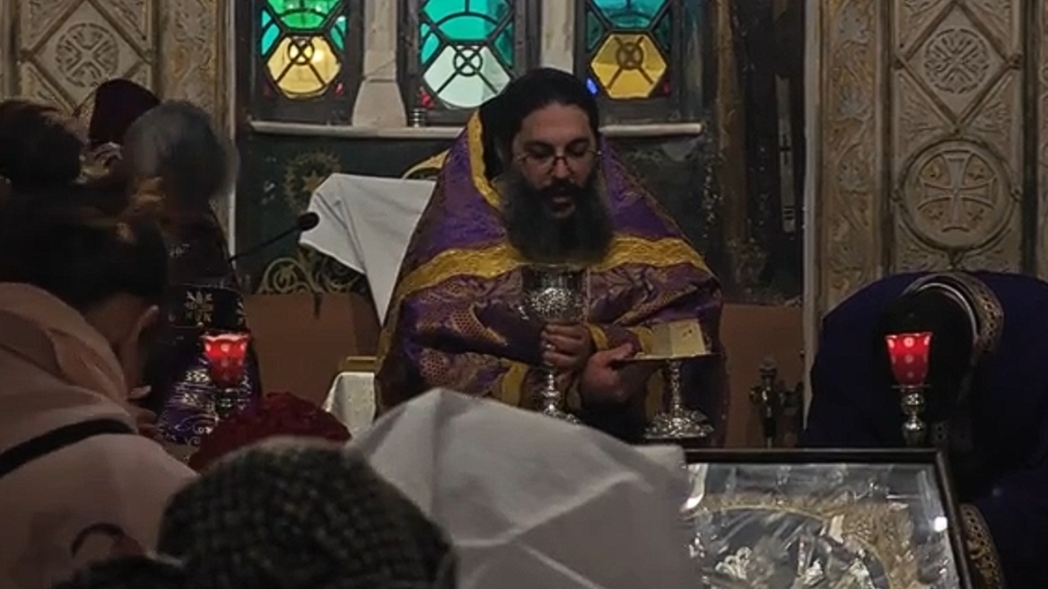 Πρώτη Ανάσταση στη ρωσική εκκλησία της Φιλελλήνων: Με μπότια, κρότους, βάγια και χορωδία, δείτε βίντεο