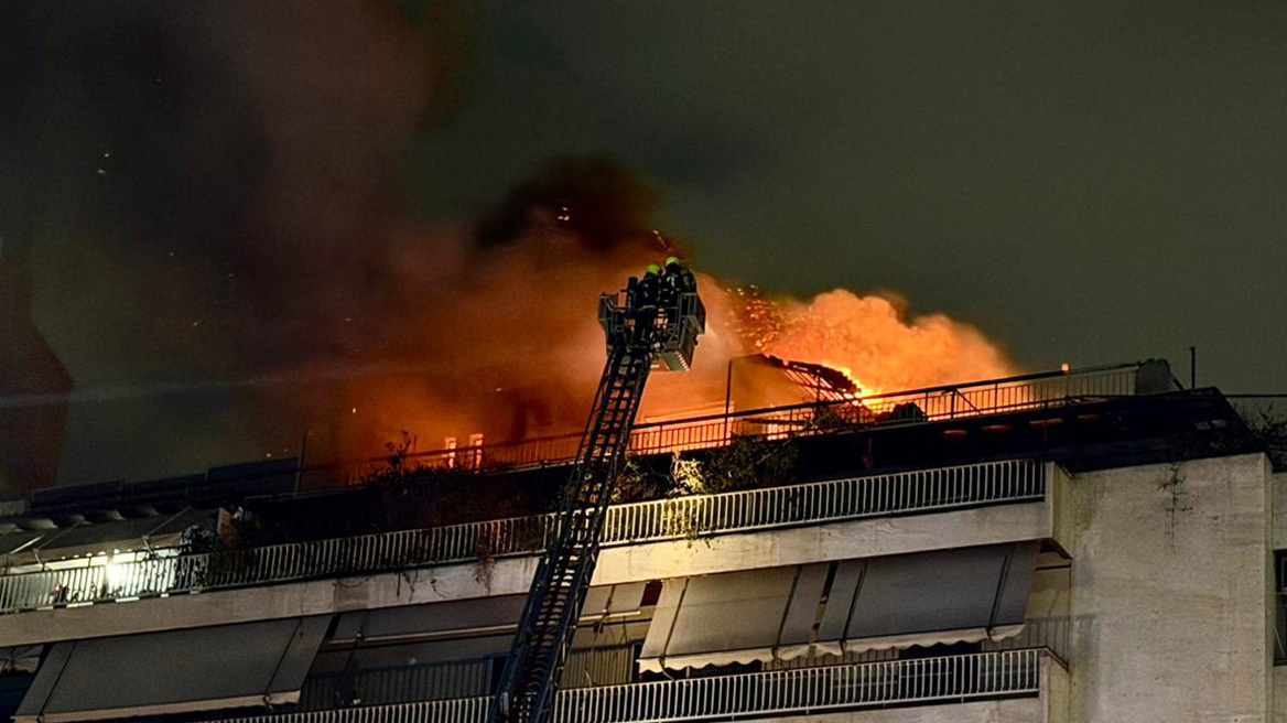 Μία γυναίκα έχασε τη ζωή της από τη φωτιά που ξέσπασε σε διαμέρισμα στη Νέα Σμύρνη - Τι λένε κάτοικοι της περιοχής
