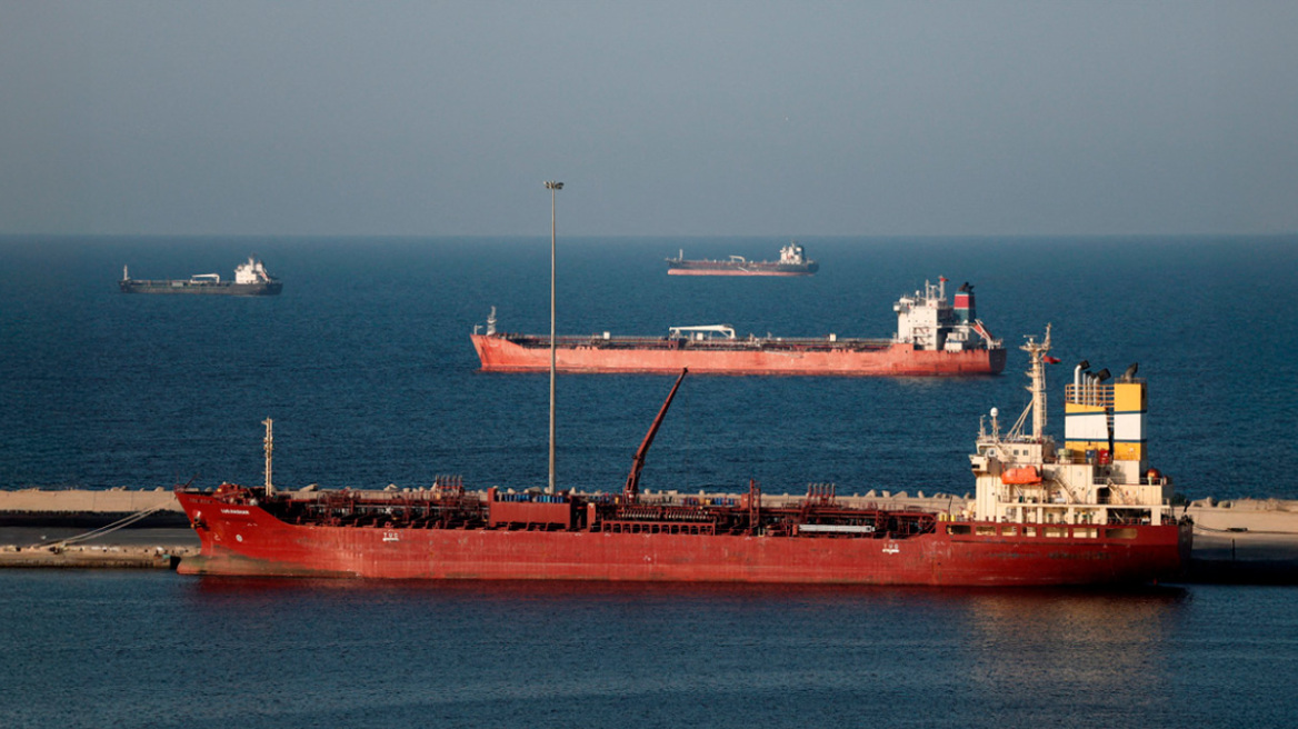 Σε ισχύ ο αμερικανικός αποκλεισμός στα Στενά του Ορμούζ - Για «αναχαίτιση, εκτροπή και κατάληψη» σε όποιο πλοίο περάσει προειδοποίησαν οι ΗΠΑ