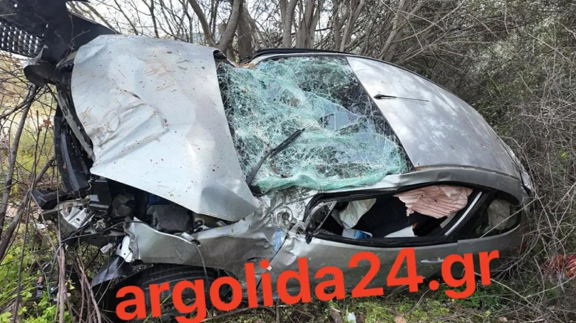 Σοβαρό τροχαίο στα Καρναζέικα Αργολίδας, αυτοκίνητο κατέληξε σε δέντρα, δύο τραυματίες
