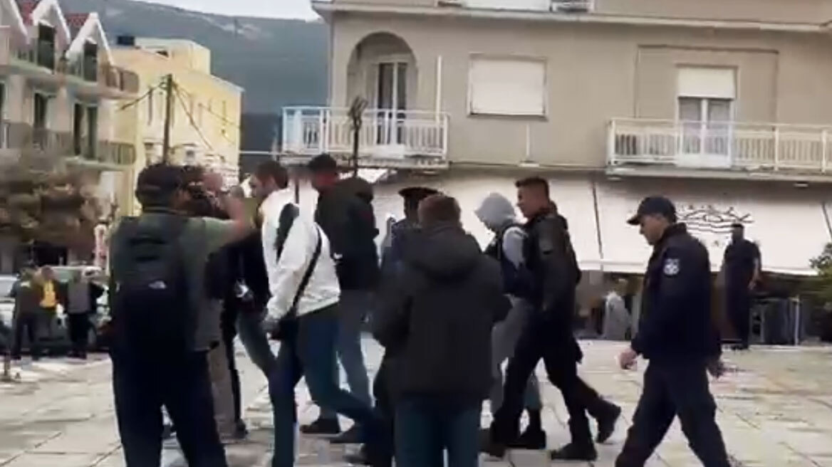 Στον Κορυδαλλό οδηγούνται οι κατηγορούμενοι για την υπόθεση της Μυρτώς, δείτε βίντεο από τη μεταγωγή τους 
