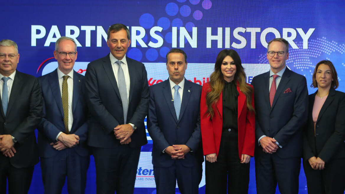 Έπεσαν οι υπογραφές για τη σύμβαση γεώτρησης υδρογονανθράκων στο Ιόνιο, για «ιστορική στιγμή» μίλησε ο Παπασταύρου