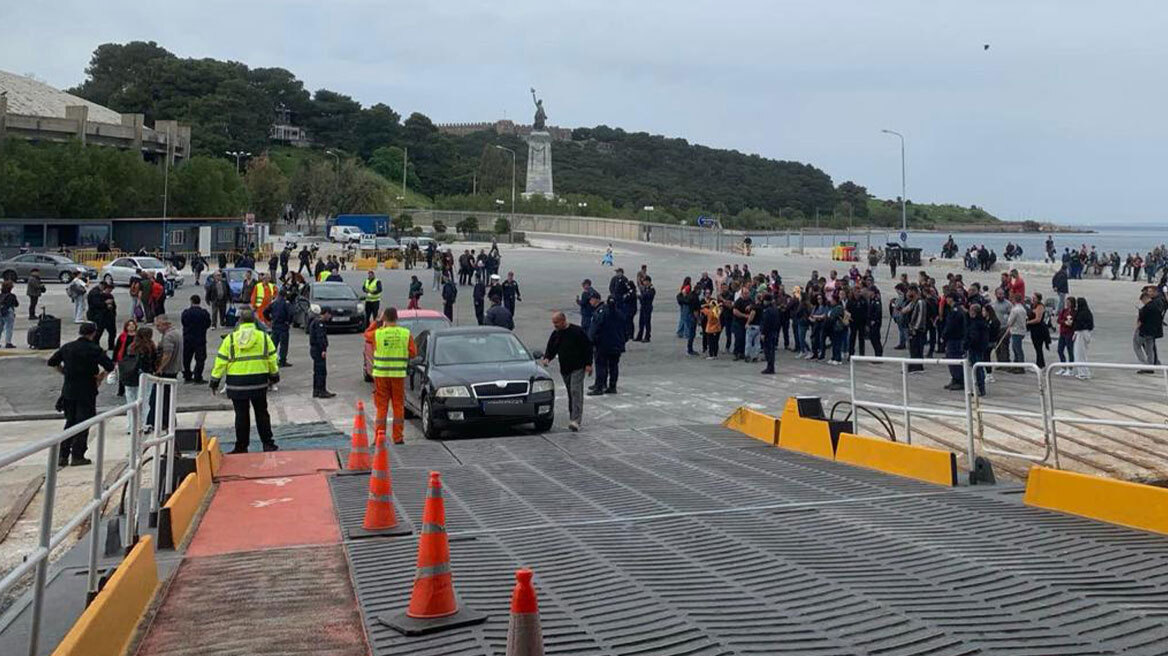 Στις 18:00 αναχωρεί το Blue Star 1 από το λιμάνι της Μυτιλήνης, δεν επιβιβάζονται φορτηγά