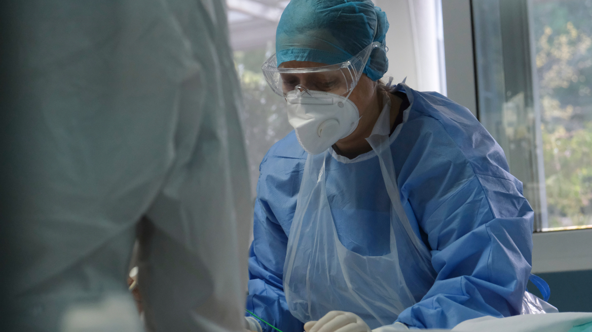 Πότε παρουσιάζονται στον στρατό οι ειδικευόμενοι γιατροί: Η αδικία που διορθώνει το νέο νομοσχέδιο
