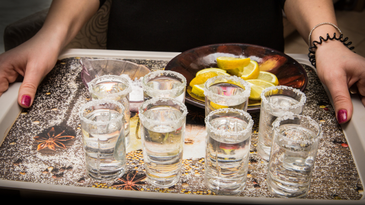 Αποζημίωση 300.000 δολαρίων σε επιβάτιδα κρουαζιέρας που κατανάλωσε 14 σφηνάκια τεκίλας και τραυματίστηκε