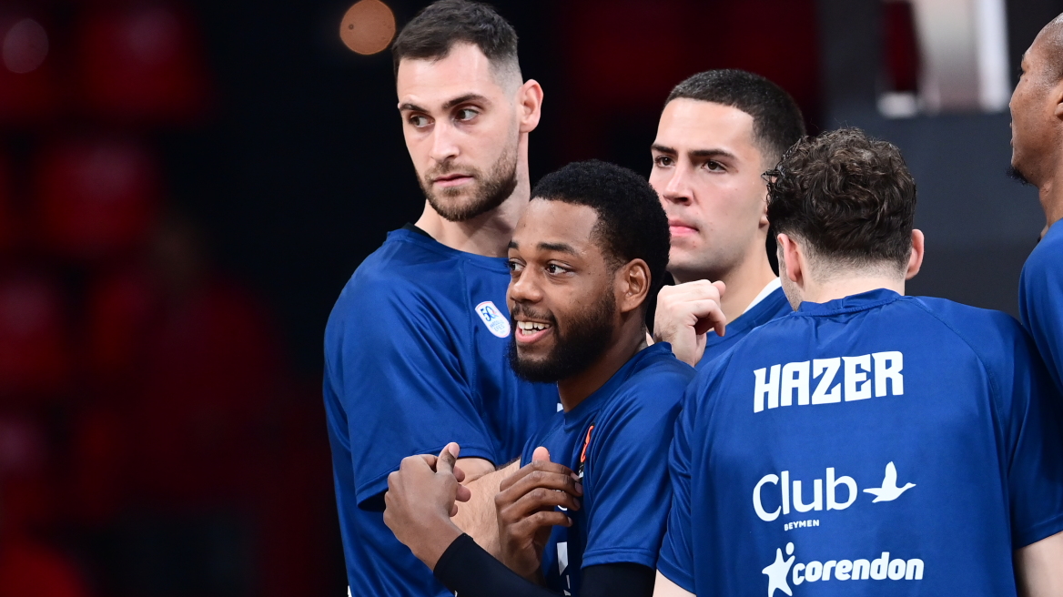 Γιώργος Παπαγιάννης: Αποθεώθηκε από τον κόσμο του Παναθηναϊκού κατά την είσοδο του στο T-Center, δείτε βίντεο

