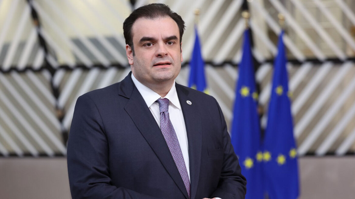 Πιερρακάκης στο Bloomberg: Η Ευρώπη είναι έτοιμη να αντιδράσει στους δασμούς Τραμπ – Πρώτη επιλογή ο διάλογος