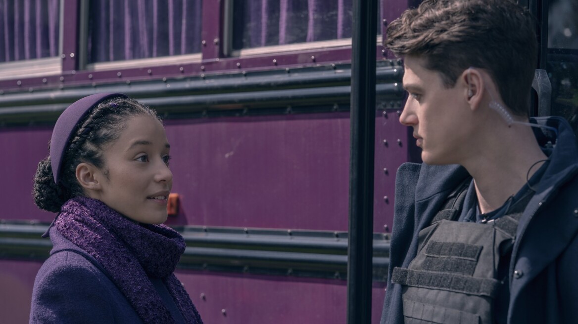 The Testaments: Η σειρά που περιμέναμε είναι εδώ και η Chase Infiniti είναι το πρόσωπο της χρονιάς
