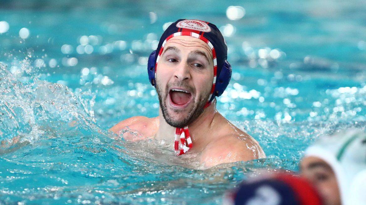 Ο Ολυμπιακός έφτασε στις 60 σερί νίκες κόντρα στον Παναθηναϊκό στο πρωτάθλημα πόλο ανδρών, 14-10 στο Σεράφειο, βίντεο