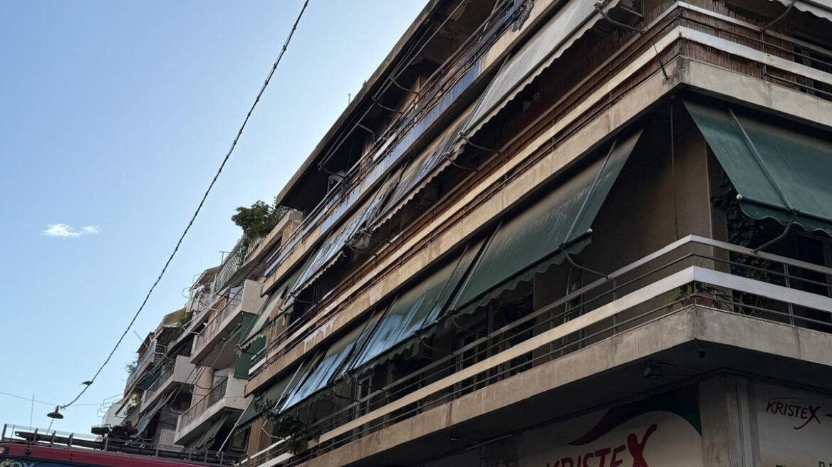 Τραγωδία στον Κολωνό: Νεκροί ένας άνδρας και μια γυναίκα μετά από φωτιά σε πολυκατοικία