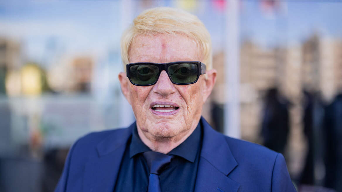 Γιατί ο Γερμανός σταρ με το αμφιλεγόμενο παρελθόν Heino «τρέχει» στα δικαστήρια το ακροδεξιό AfD - Ζητεί 250.000 ευρώ ως αποζημίωση για ηθική βλάβη
