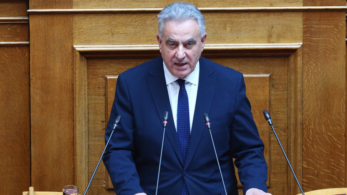 O Αθανάσιος Καββαδάς στη θέση του Μακάριου Λαζαρίδη ως υφυπουργός Αγροτικής Ανάπτυξης
