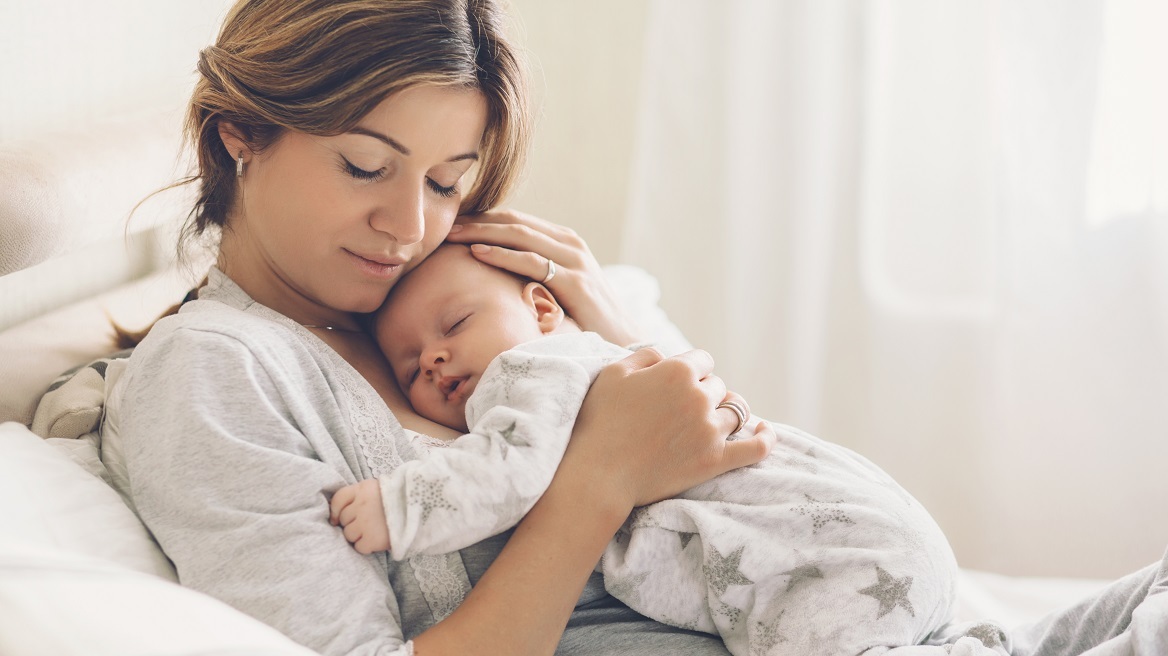 Πόσο κοστίζει το όνειρο; Η νέα πραγματικότητα της εξωσωματικής στην Ελλάδα