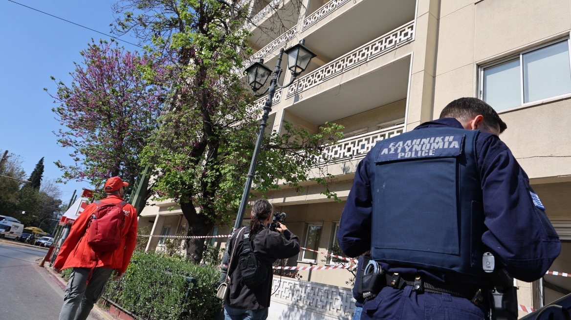 Νεκρή 51χρονη υπάλληλος που έπεσε στο κενό από τον δεύτερο όροφο του υπουργείου Τουρισμού
