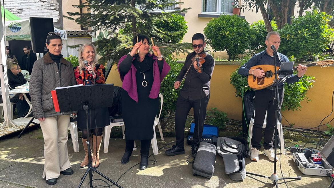 Πασχαλινή γιορτή στην καρδιά της Κωνταντινούπολης από την Ιερά Μητρόπολη Δέρκων
