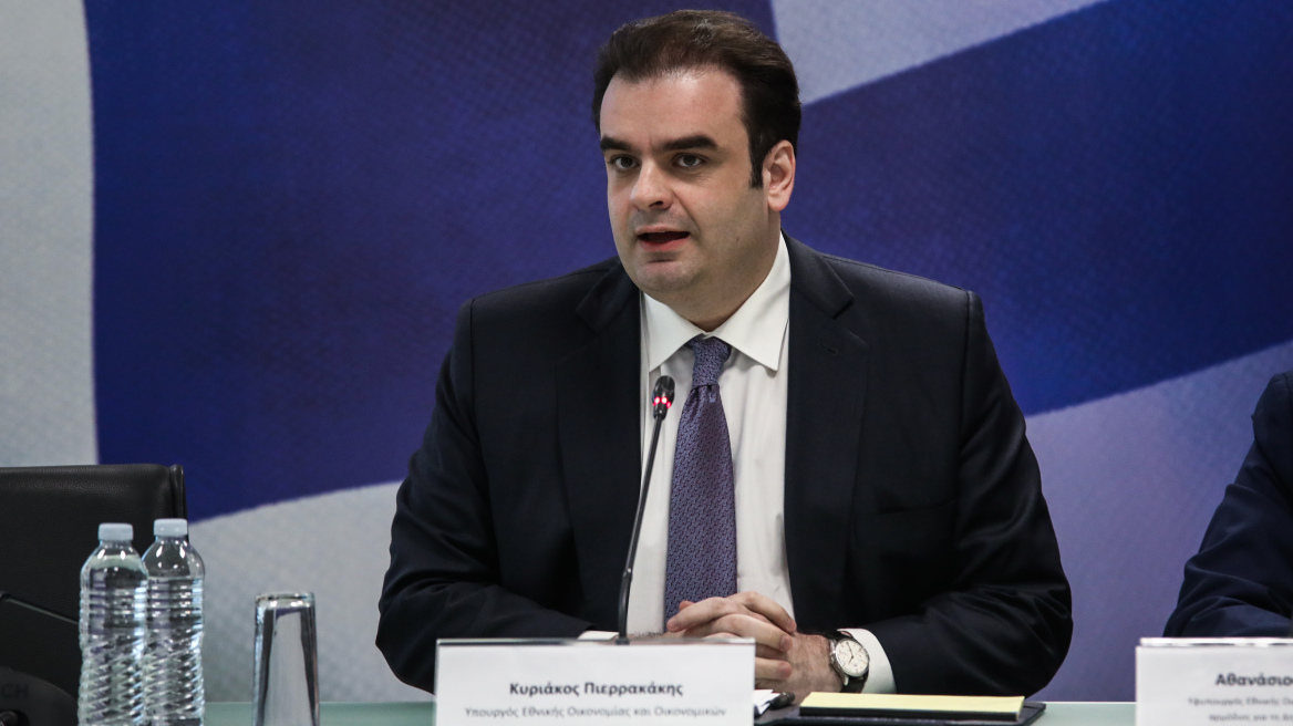 Πλεόνασμα υψηλότερο από το στόχο, νέο Fuel Pass στο τραπέζι, ποια άλλα μέτρα στήριξης «κλειδώνουν»
