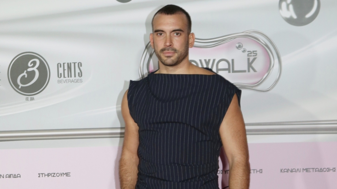 Ιάσονας Μανδηλάς για την πρόταση γάμου στον σύντροφό του: Ο μπαμπάς μου άνοιξε σαμπάνια, τον πήρε αγκαλιά και του είπε «τώρα είμαστε οικογένεια»