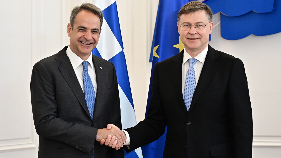 Ευρωπαίος Επίτροπος Ντομπρόβσκις: Εντυπωσιακή η πρόοδος της Ελλάδας σε μεταρρυθμίσεις, χρέος και ανεργία
