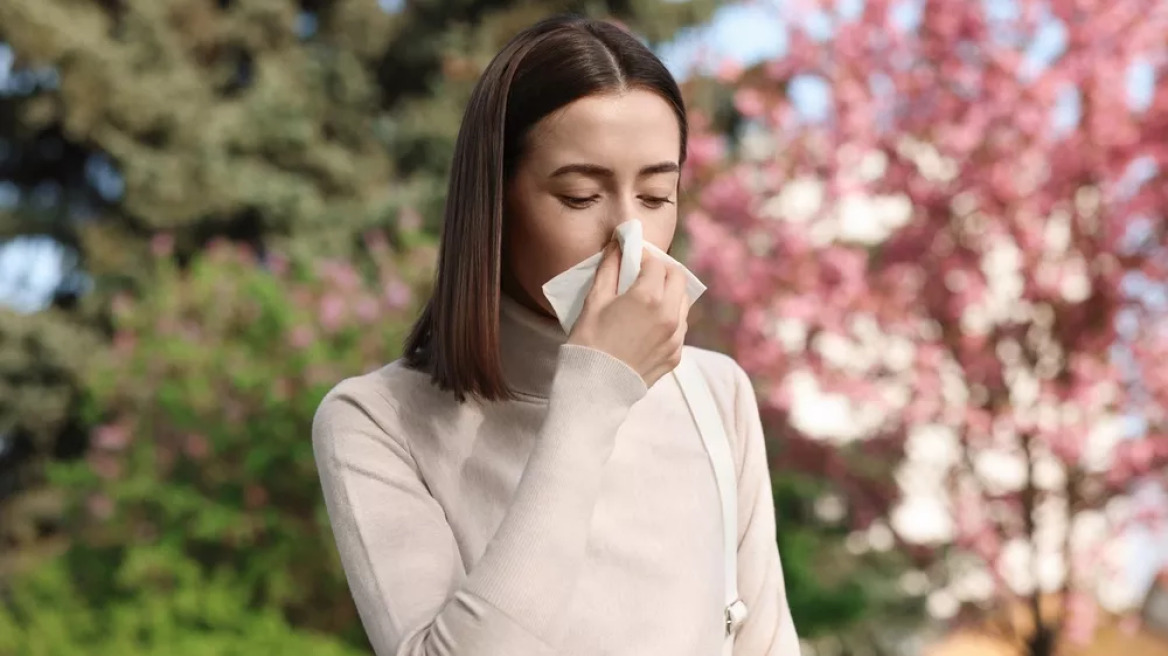 Γιατί η περίοδος των αλλεργιών διαρκεί 2 εβδομάδες περισσότερο στην Ευρώπη
