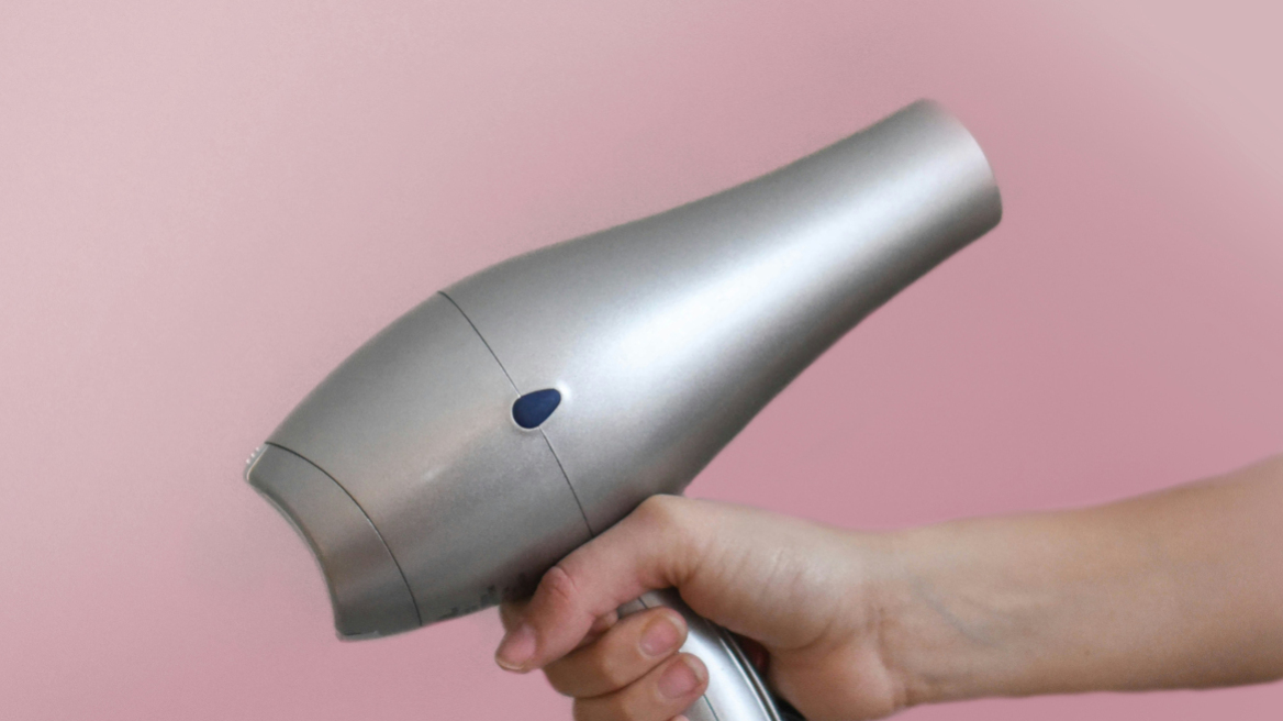 Έρευνα για χειραγώγηση στοιχημάτων με πιστολάκι για τα μαλλιά στην Γαλλία
