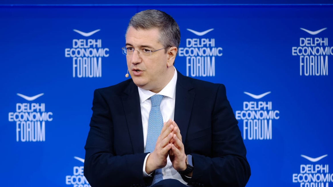 Έως τις αρχές Ιουνίου επαρκούν τα αεροπορικά καύσιμα στην ΕΕ, λέει ο Τζιτζικώστας