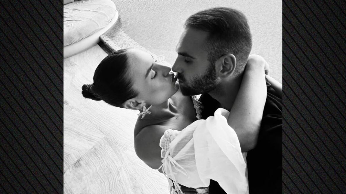 Το φιλί της Κατερίνας Δαλάκα με τον σύντροφό της για την επέτειό τους