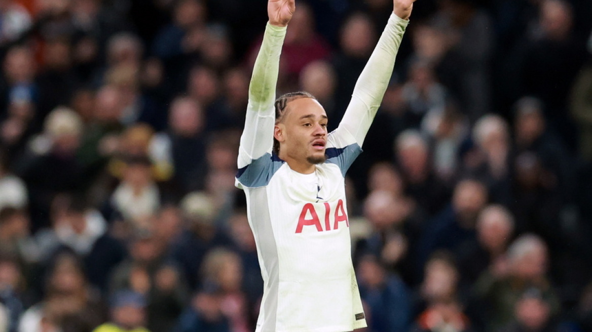 Ο Τσάβι Σίμονς υπέστη ρήξη πρόσθιου χιαστού και χάνει το Μουντιάλ