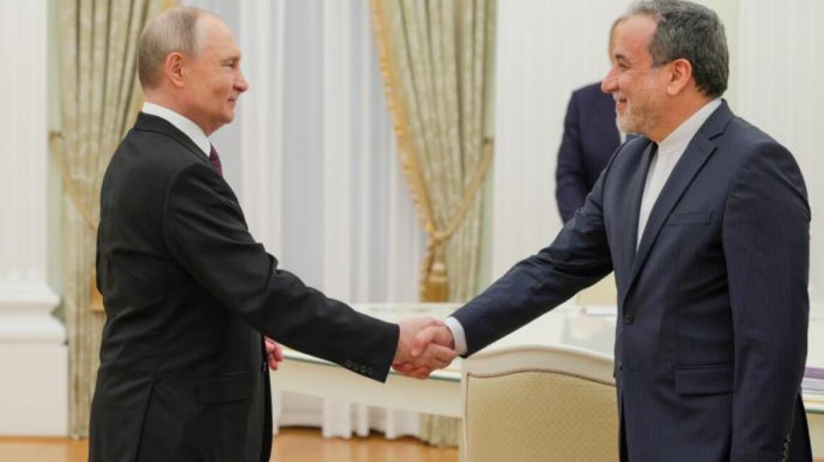 Συναντήθηκαν Πούτιν και Αραγτσί: Η Ρωσία θα πράξει ό,τι χρειαστεί για το συμφέρον του Ιράν και την ειρήνη στη Μέση Ανατολή 